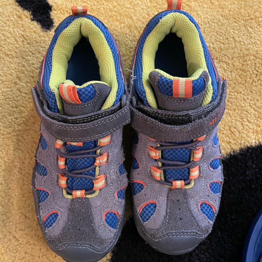 Boys Merrell shoes size 1 like new
